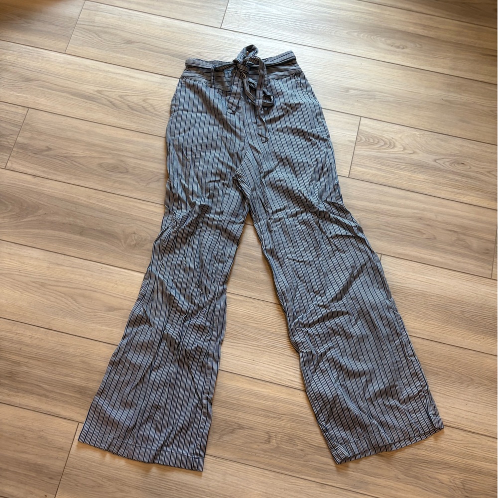 Striped Navy Blue Wide-Leg Pants size XS